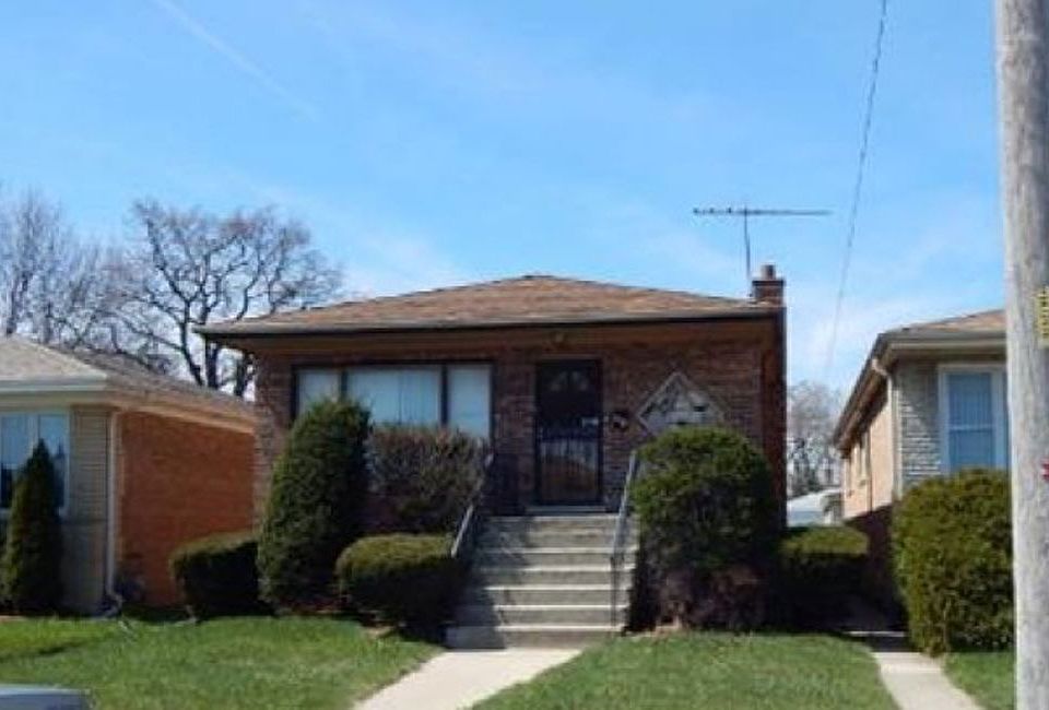 1st image of 658 Hoxie Ave