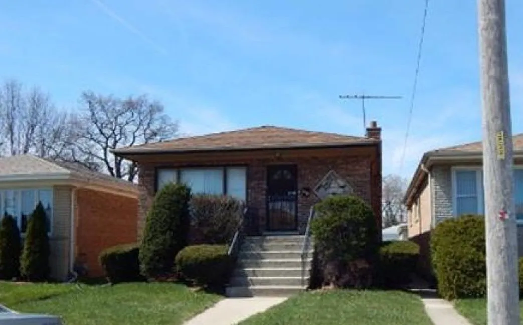 658 Hoxie Ave photo 1