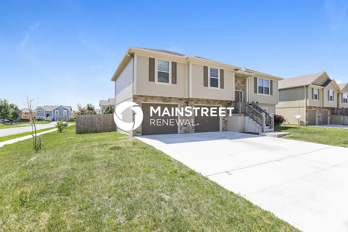 Front View - 592 S Walnut St