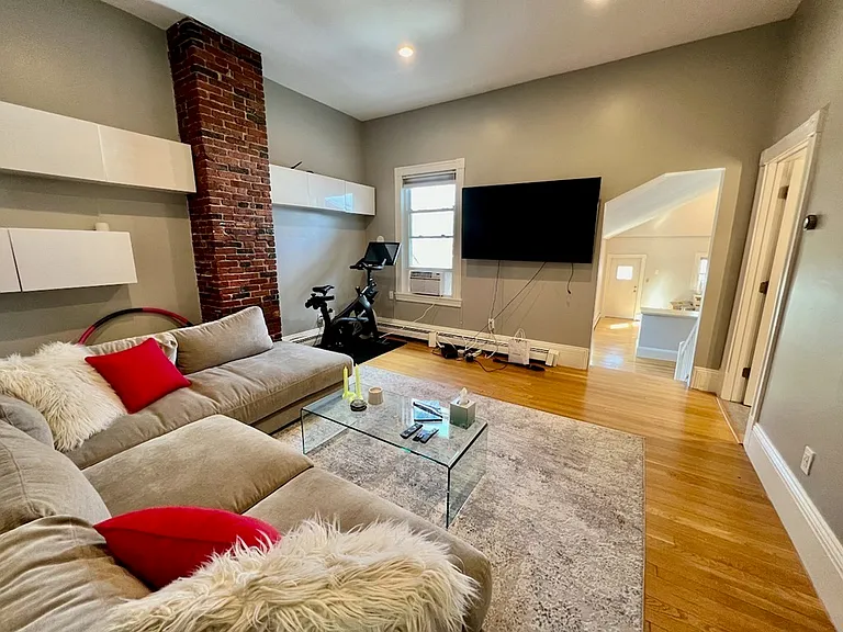 66 Telegraph St #3 — Photo 8