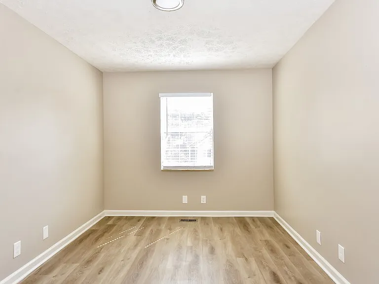 2000 Mansker Dr — Photo 12