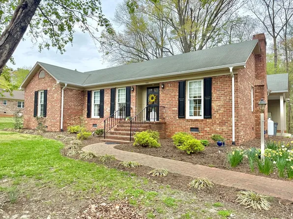 508 Forest Dr, South Boston, VA 24592