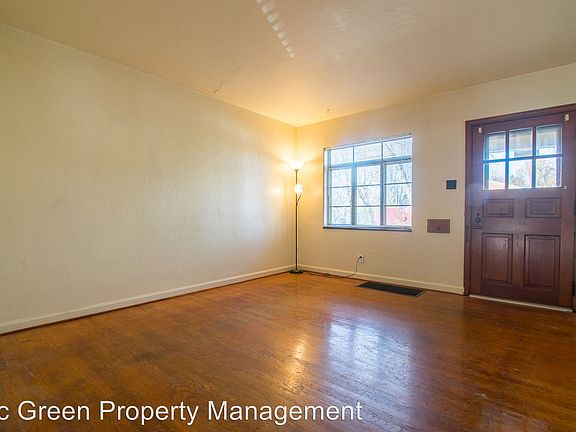 4th image of 504 Lonsdale Ave