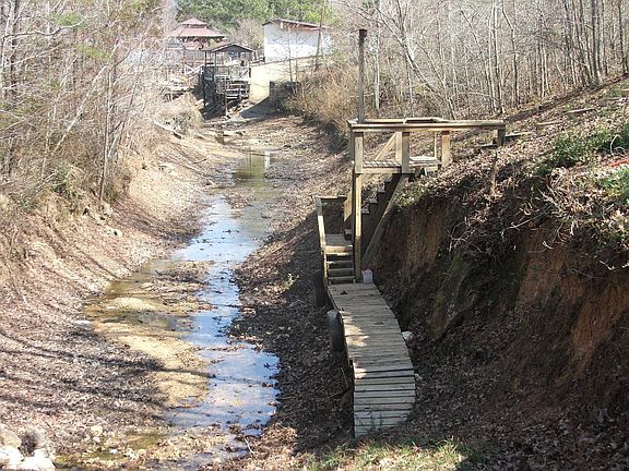 Canal access to lake