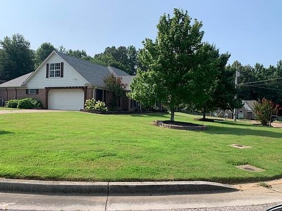 2nd image of 70 Brookhaven Ln