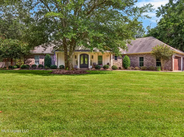 7520 Park Ridge Dr S, Moss Point, MS 39562