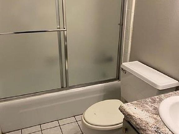 5th image of 109 Mitchell St