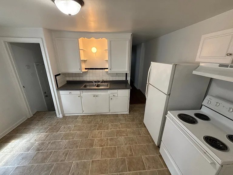 4326 Crittenden Ave #4326 — Photo 5