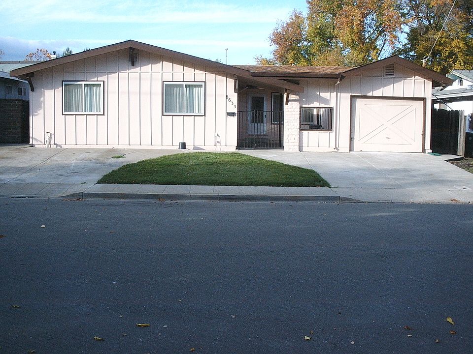 2nd image of 8633 Beverly Ln