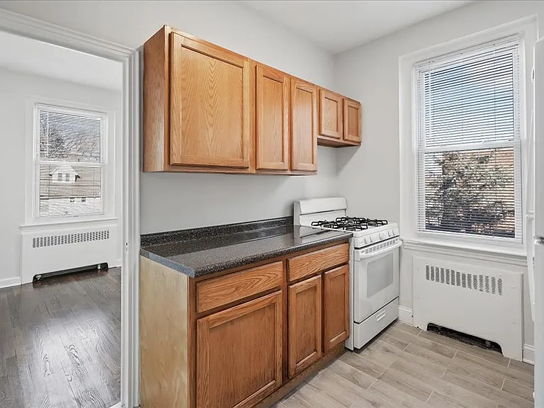 150 Terrace Avenue Apartments — Photo 7
