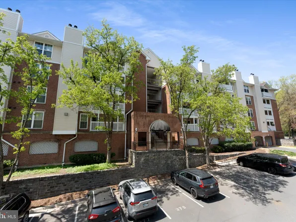 1504 Lincoln Way APT 400, Mc Lean, VA 22102