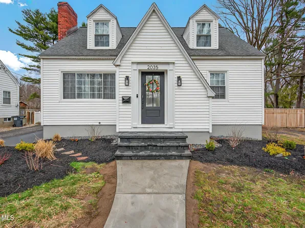 2035 Coolidge Place, Niskayuna, NY 12309