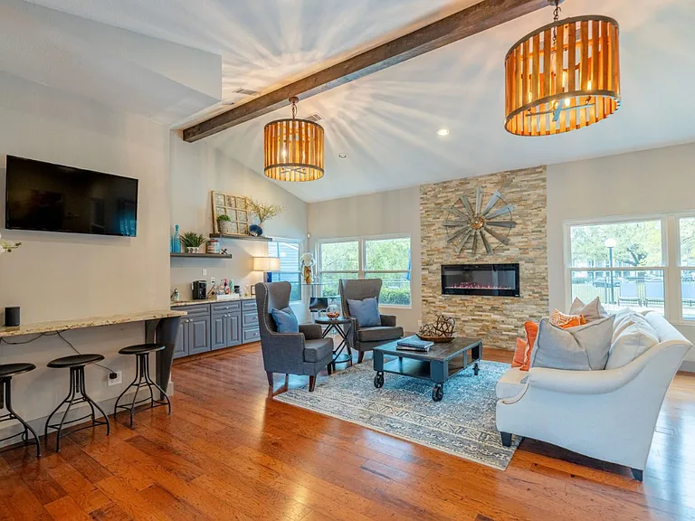 Woodhollow Apartment Homes — Photo 5