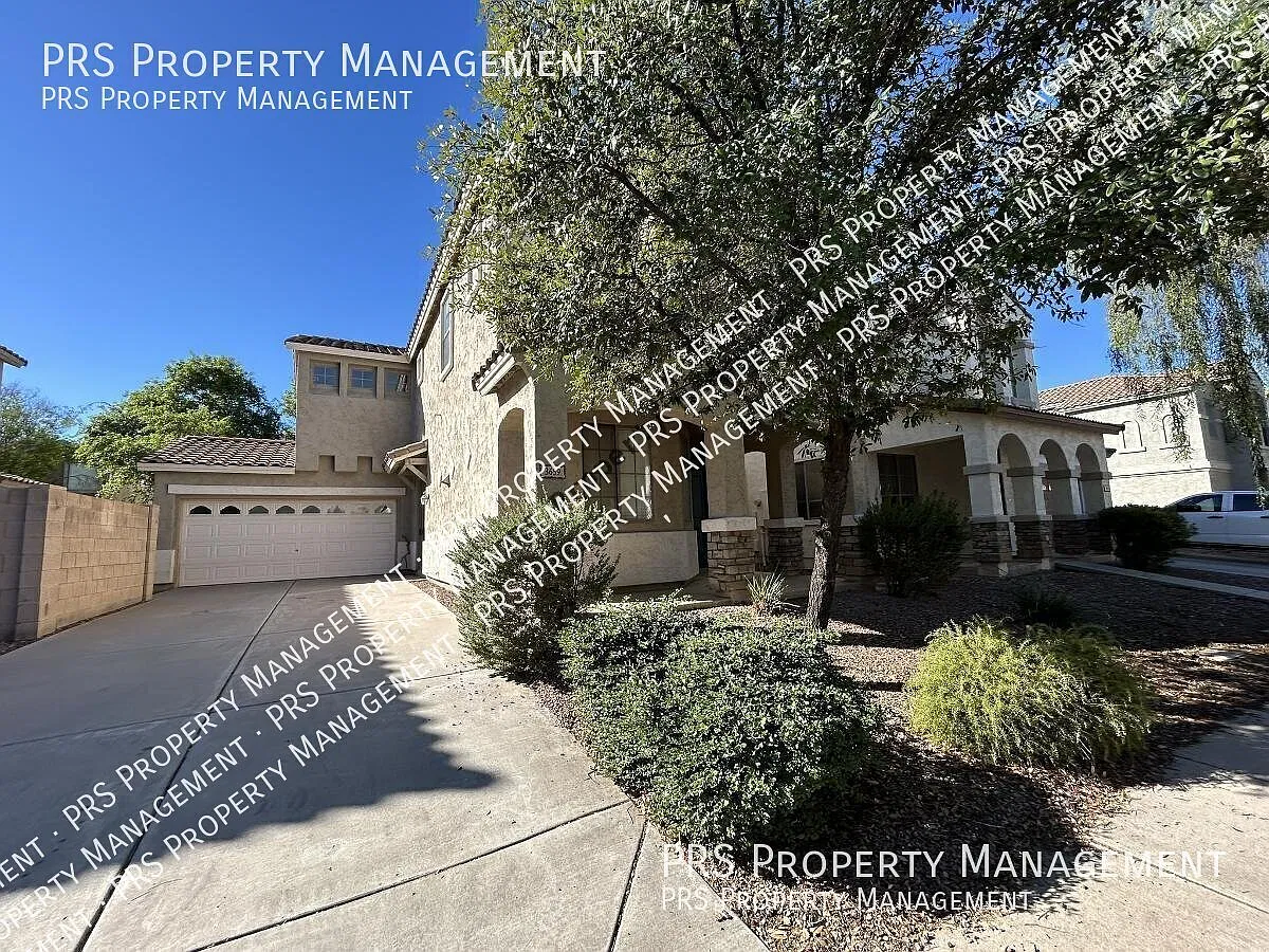 Gorgeous 2 Story Home In Gilbert — Photo 2