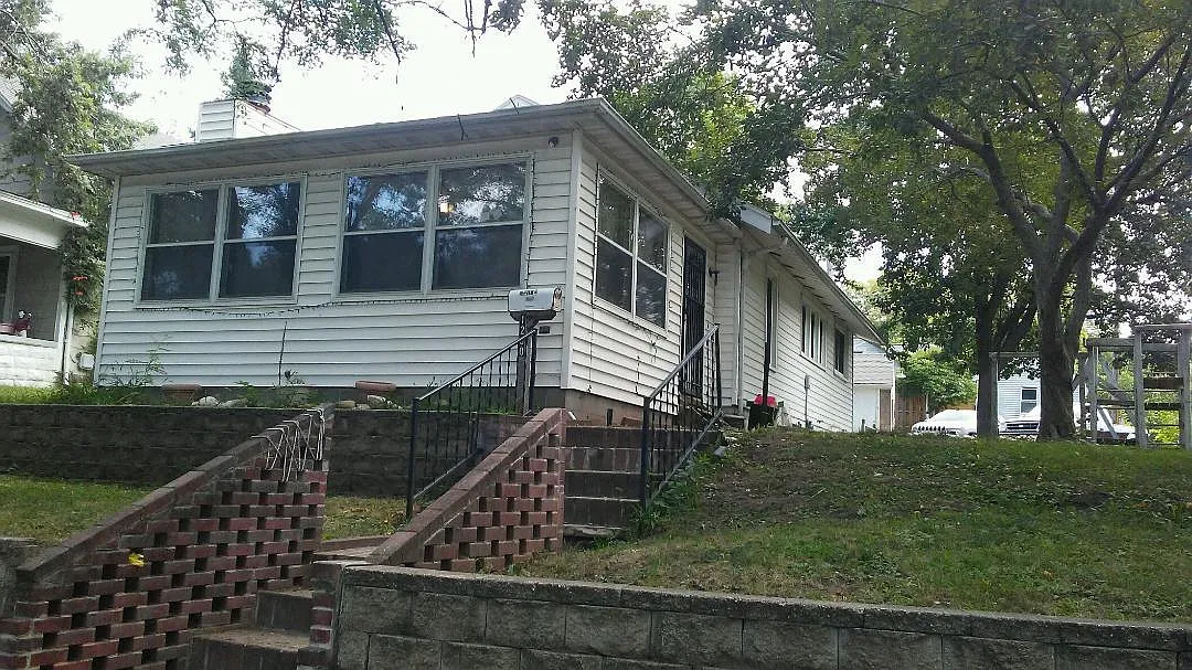 1230 Bacon St photo 1