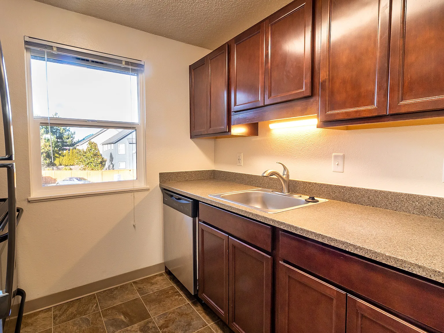 Bonnie Brae Apartments — Photo 4