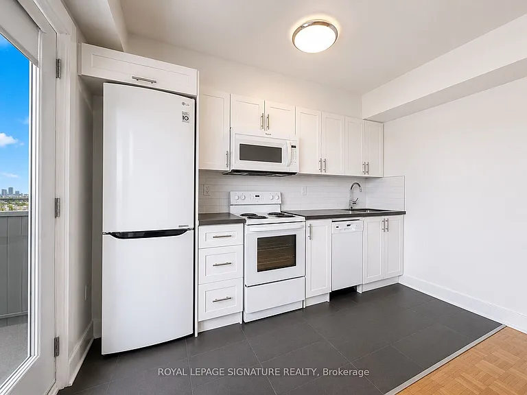 276 Saint George St #908 — Photo 7