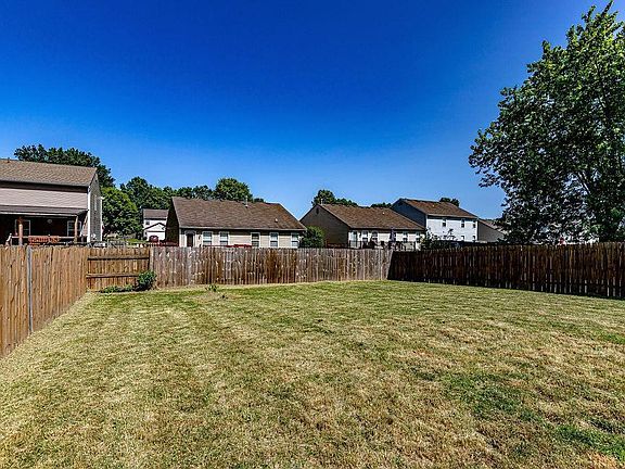 5th image of 918 Brookwood Dr