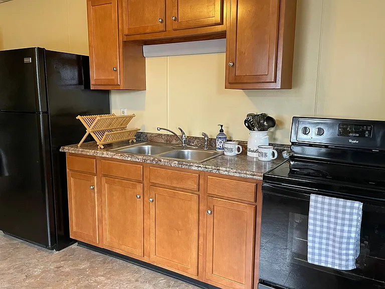 259 Baltimore St #UPPER — Photo 8