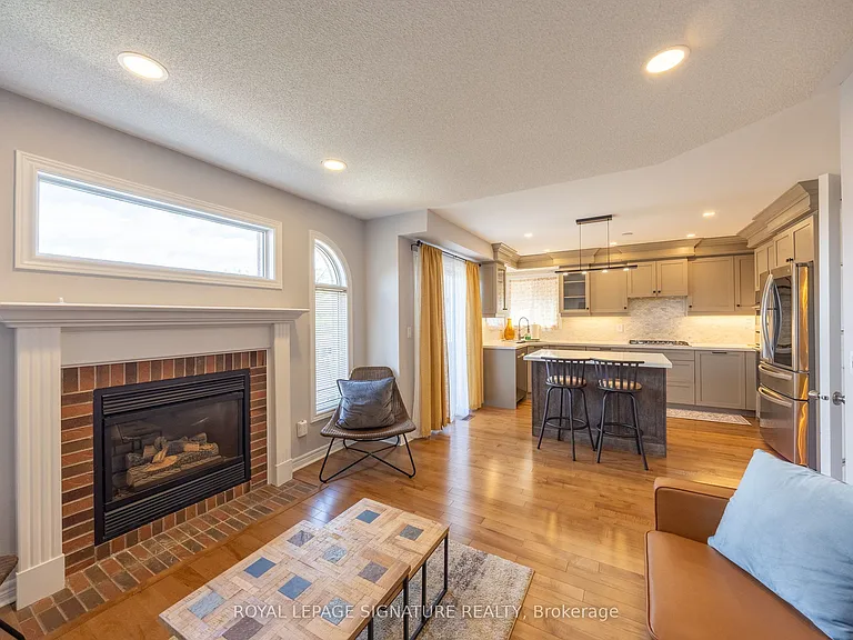 2299 Yorktown Cir — Photo 14