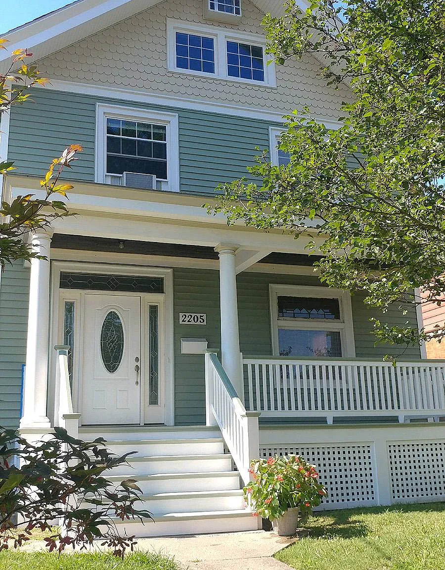 2205 Cleneay Ave — Photo 1