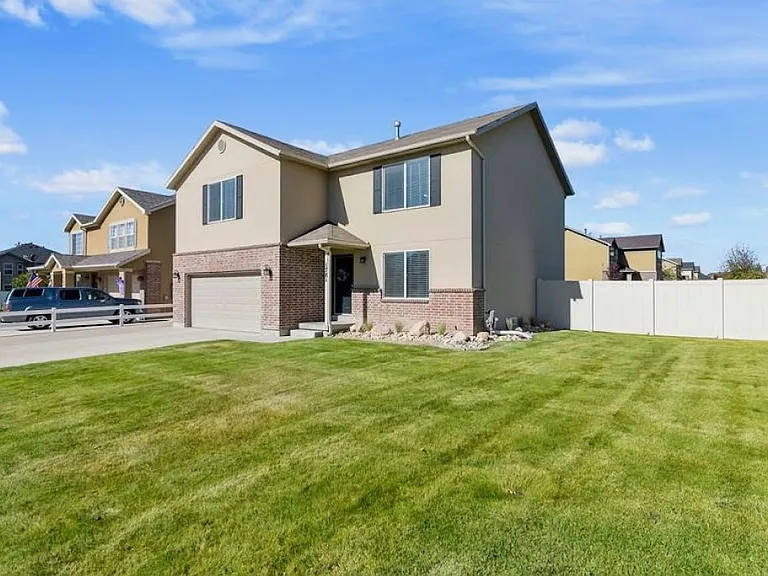 1781 Beaumont Dr #1 — Photo 2