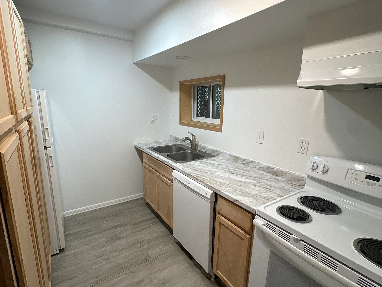 3 bed, 1176 sqft, $1,600 — Photo 4
