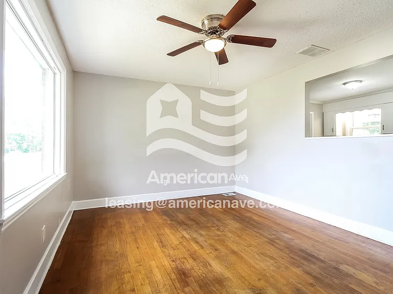 91976_004_living_room_13802000.jpg
