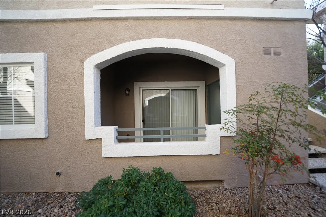 2 bed, 2.0 bath, 1077 sqft, $1,440 — Photo 3