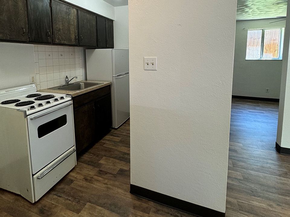 2nd image of 210 S Hanover St APT 8