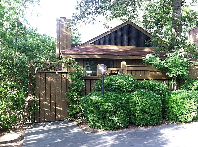 9 Bluff Pointe Way — Photo 1