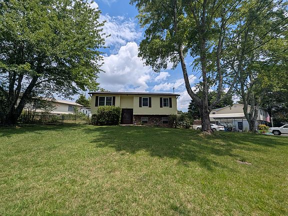 3rd image of 6521 Cadbury Dr
