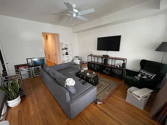 3rd image of 1519 W Olive Ave #4A