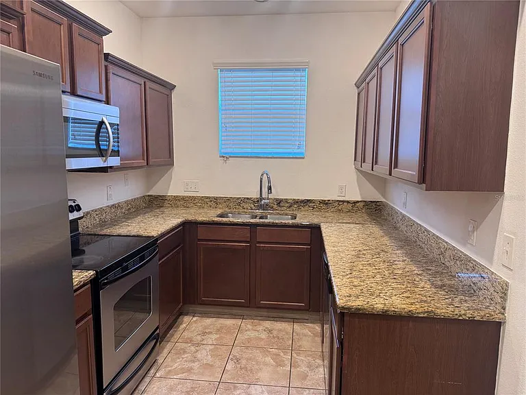 2853 Adelaide Ct — Photo 7