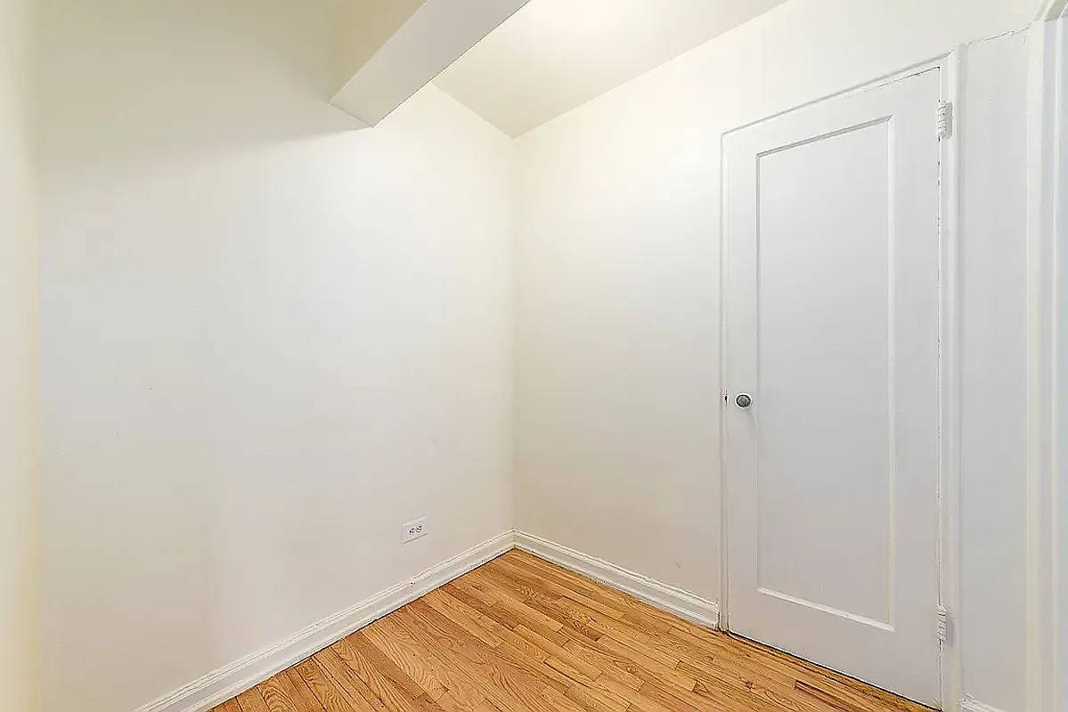 5552 Netherland Avenue — Photo 2