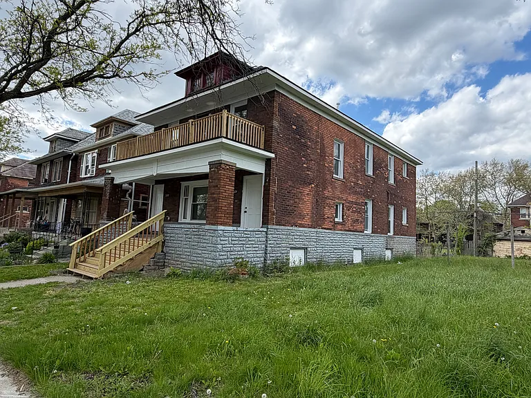 3284 Northwestern St #2 — Photo 31