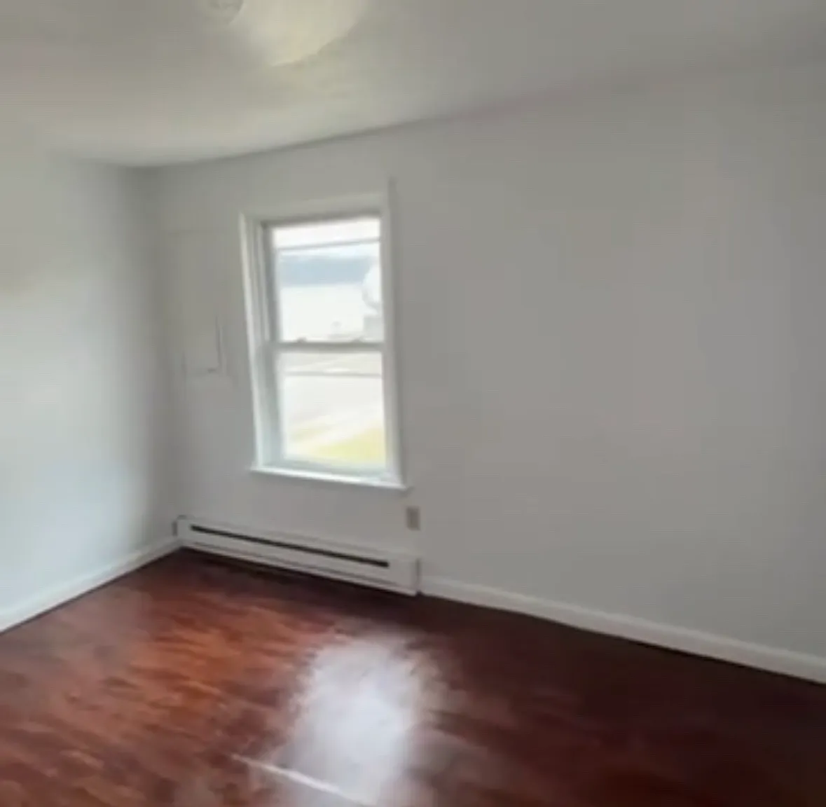 2 bed, 700 sqft, $1,250 — Photo 3