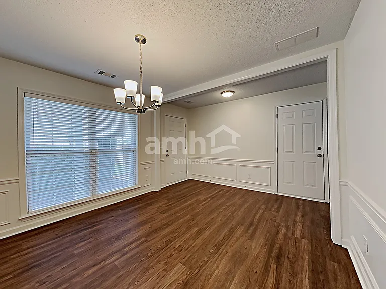 122 Wallnut Hall Cir — Photo 8