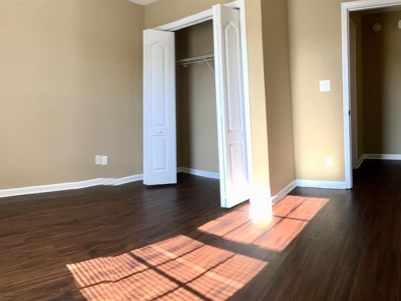 4th image of 1723 Thistlewood Dr APT A