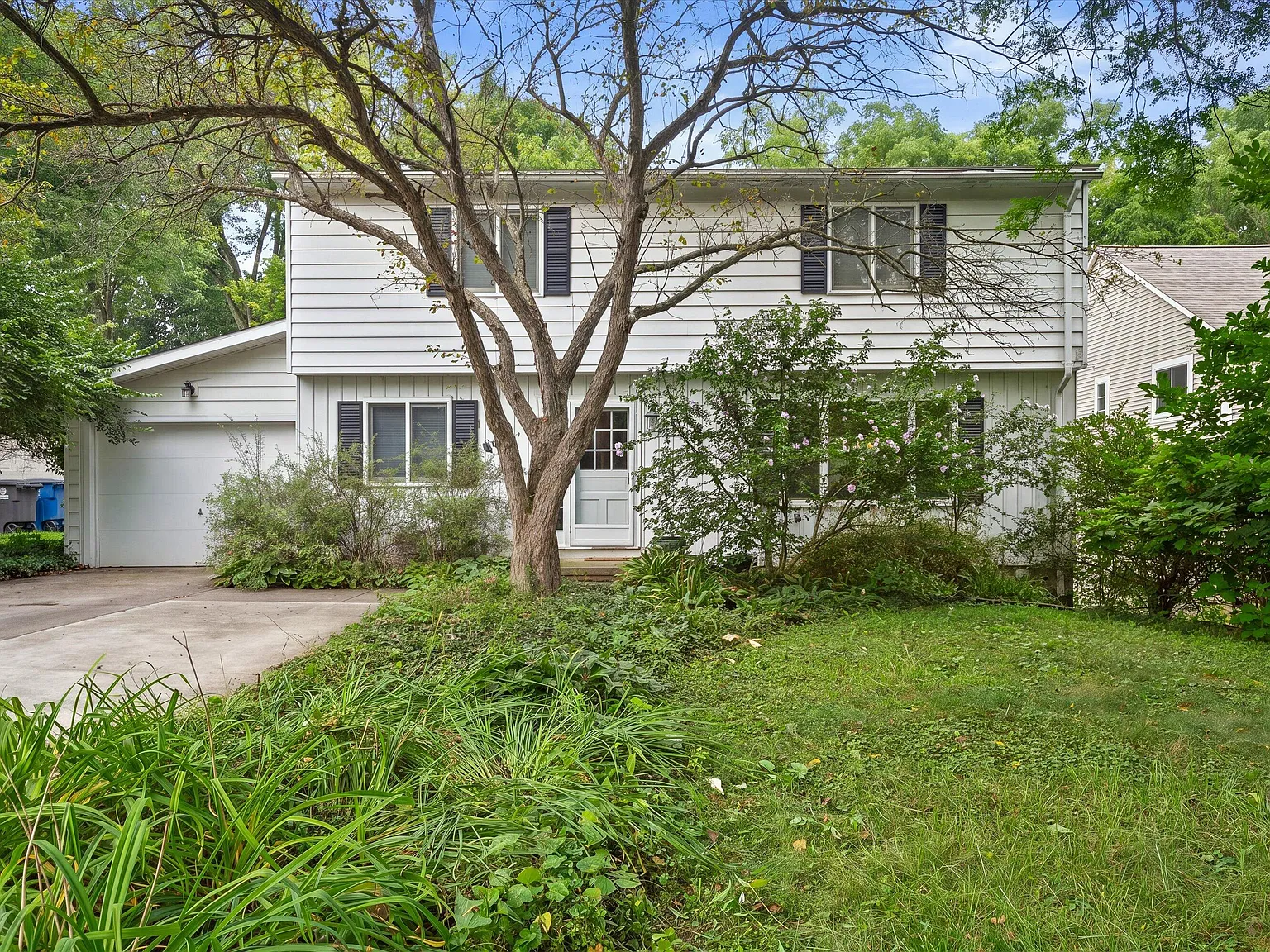 4 bed, 3.0 bath, 2148 sqft, $3,400 — Photo 1
