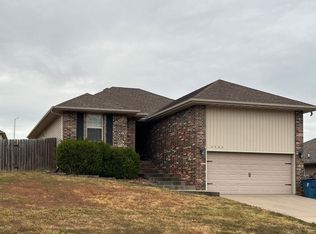 3302 N 31st St, Ozark, MO 65721