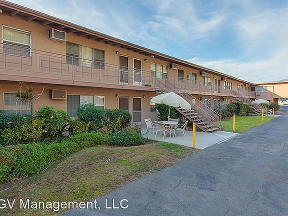 3rd image of 209 E Live Oak St APT 8