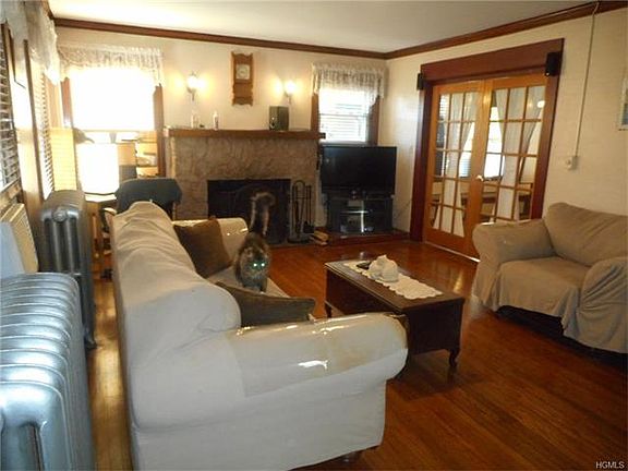 4th image of 8 Kingston Ave