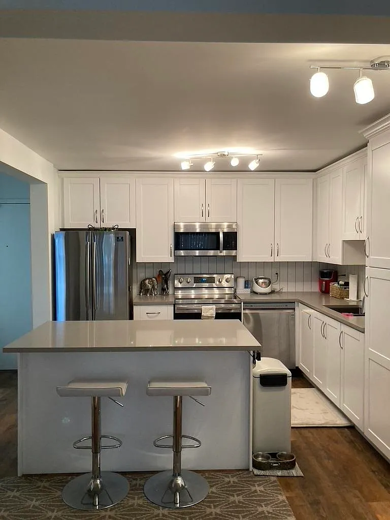 1 bed, 700 sqft, $1,800 — Photo 4