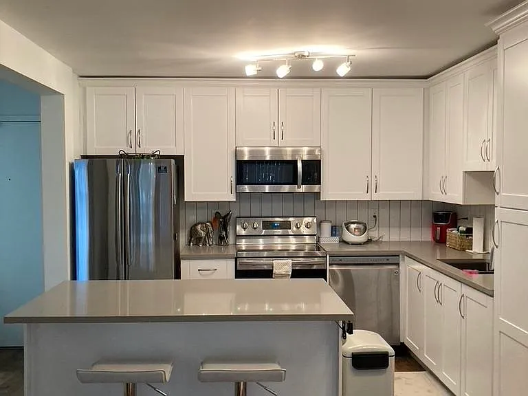 932 Robinson St #218 — Photo 4