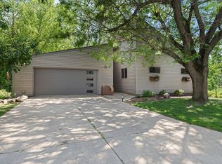 2006 11th Ave NE, Austin, MN 55912