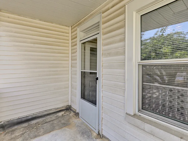 744 E Chestnut St — Photo 27
