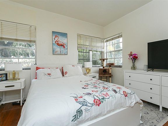 3rd image of 817 Meridian Ave APT 1