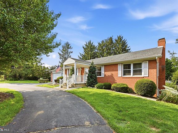 3rd image of 537 Tuscawilla Dr