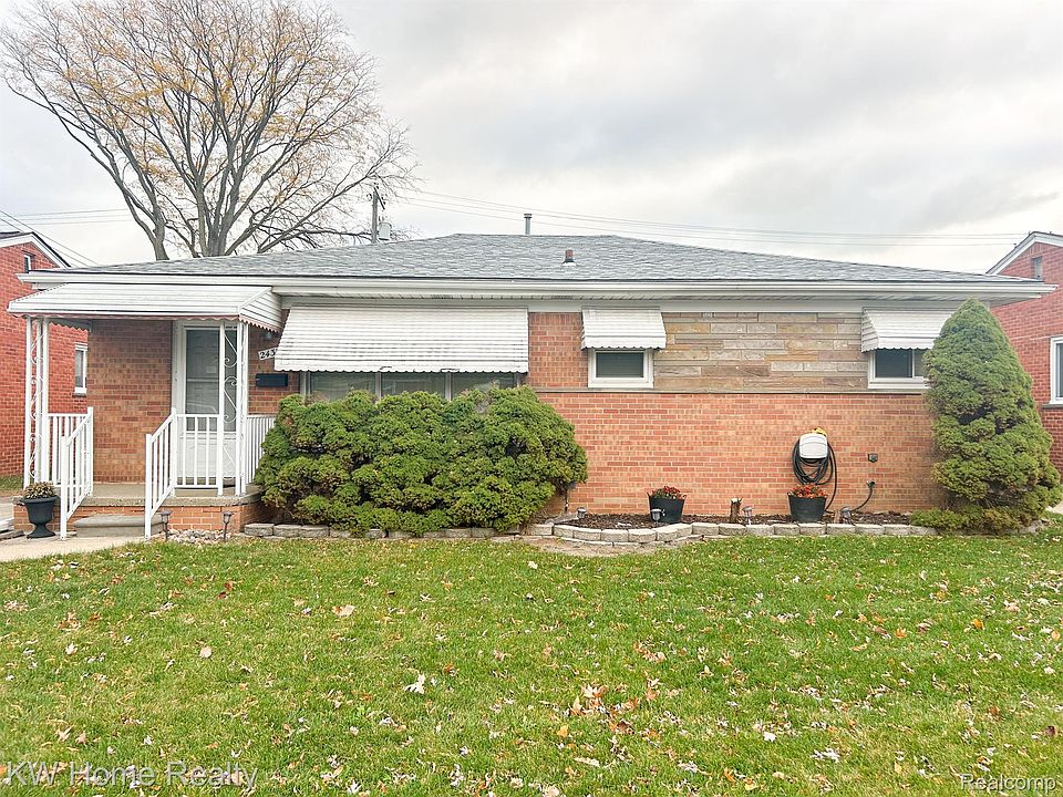 1st image of 24336 Courtland Ave
